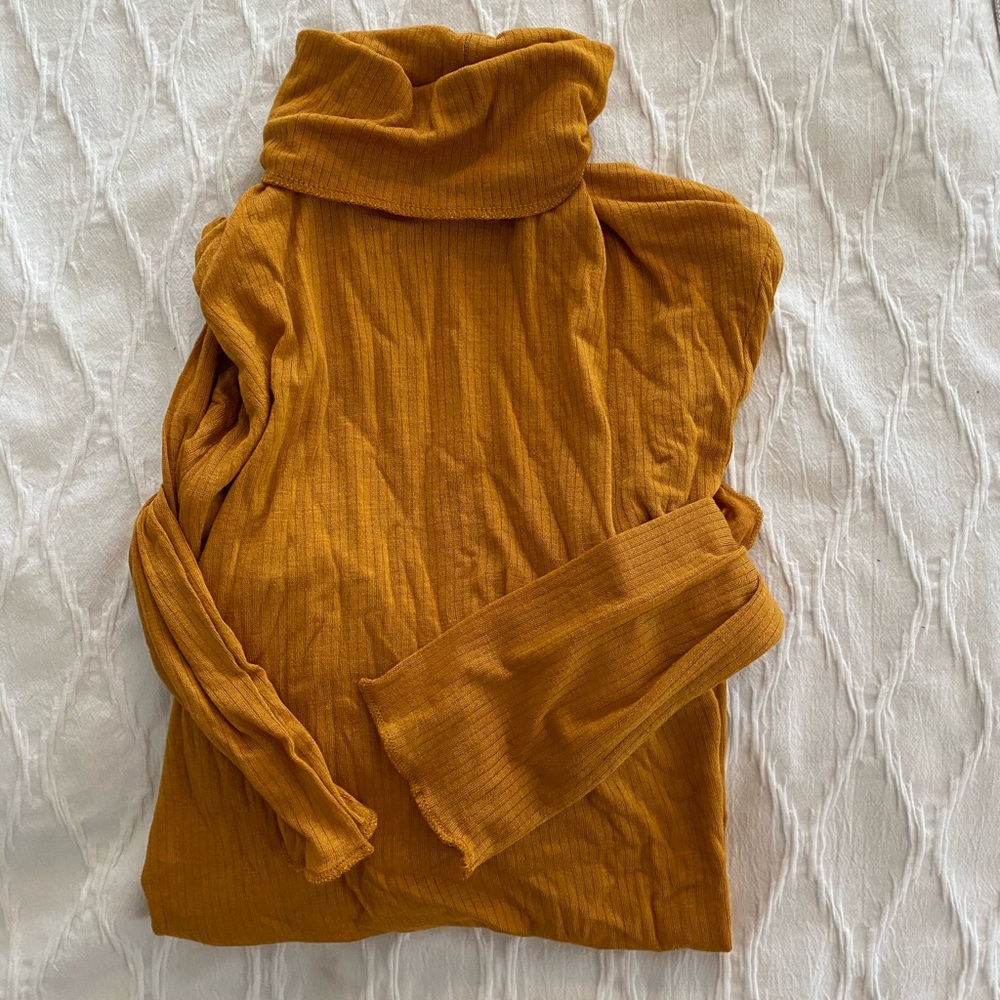 Urban Outfitters Turtleneck